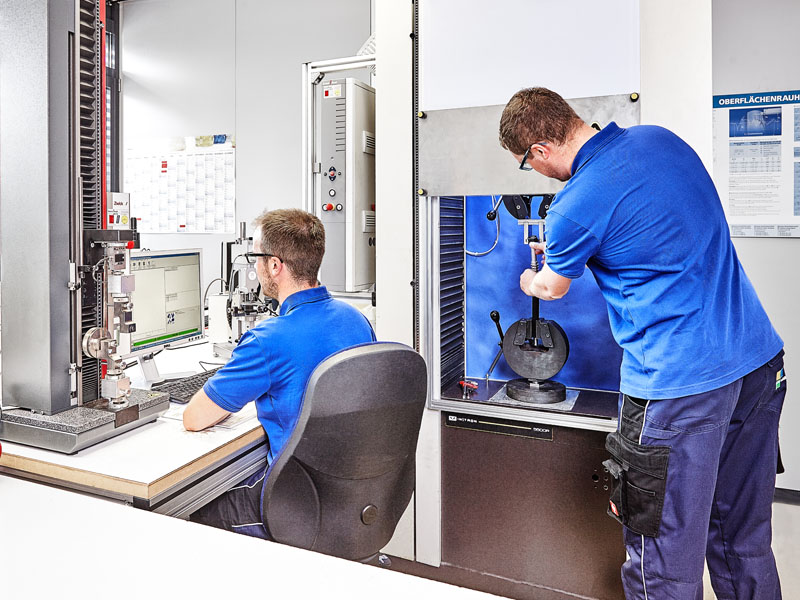 Werkstoff und Eigenschaftsprüfung Werkstoff und Eigenschaftsprüfung